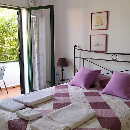 Magnolia, Habitacion Matrimonial Con Bano Uso Privado, En Casa Compartida Appartement Palafrugell Buitenkant foto