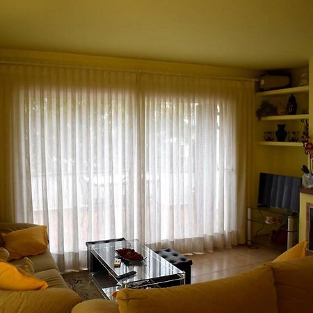 Magnolia, Habitacion Matrimonial Con Bano Uso Privado, En Casa Compartida Appartement Palafrugell Buitenkant foto