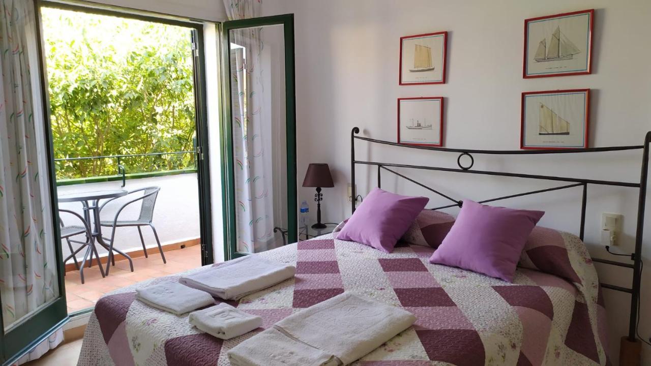 Magnolia, Habitacion Matrimonial Con Bano Uso Privado, En Casa Compartida Appartement Palafrugell Buitenkant foto