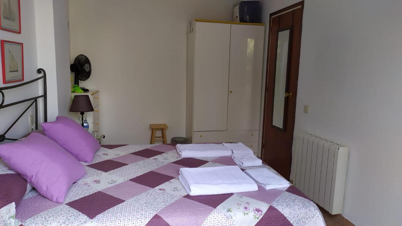 Magnolia, Habitacion Matrimonial Con Bano Uso Privado, En Casa Compartida Appartement Palafrugell Buitenkant foto