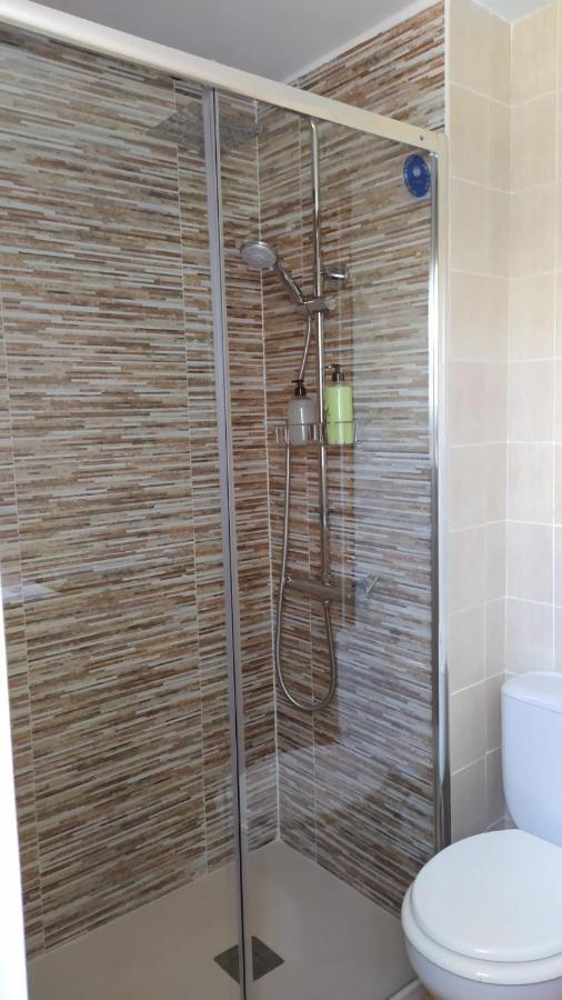Magnolia, Habitacion Matrimonial Con Bano Uso Privado, En Casa Compartida Appartement Palafrugell Buitenkant foto