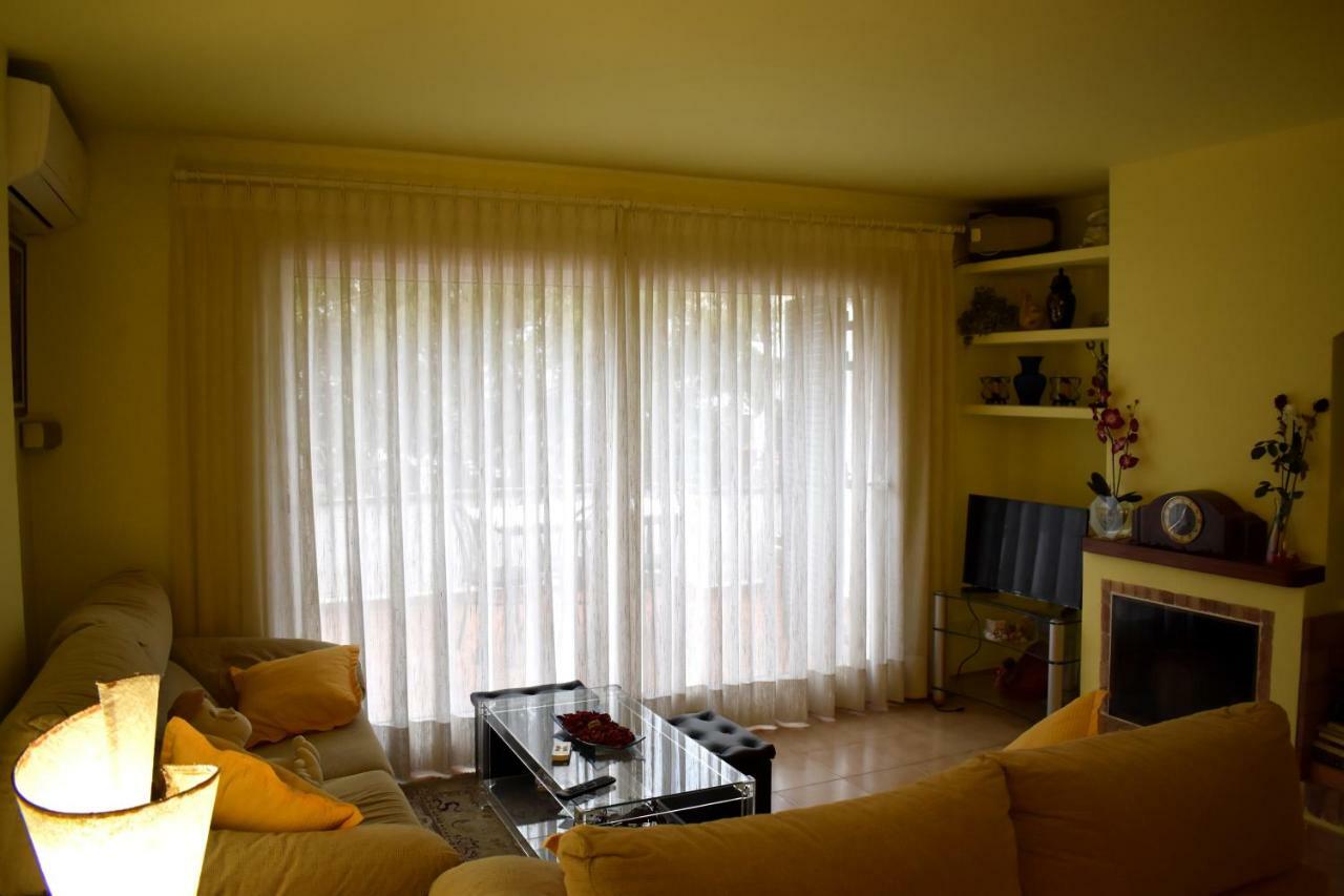 Magnolia, Habitacion Matrimonial Con Bano Uso Privado, En Casa Compartida Appartement Palafrugell Buitenkant foto