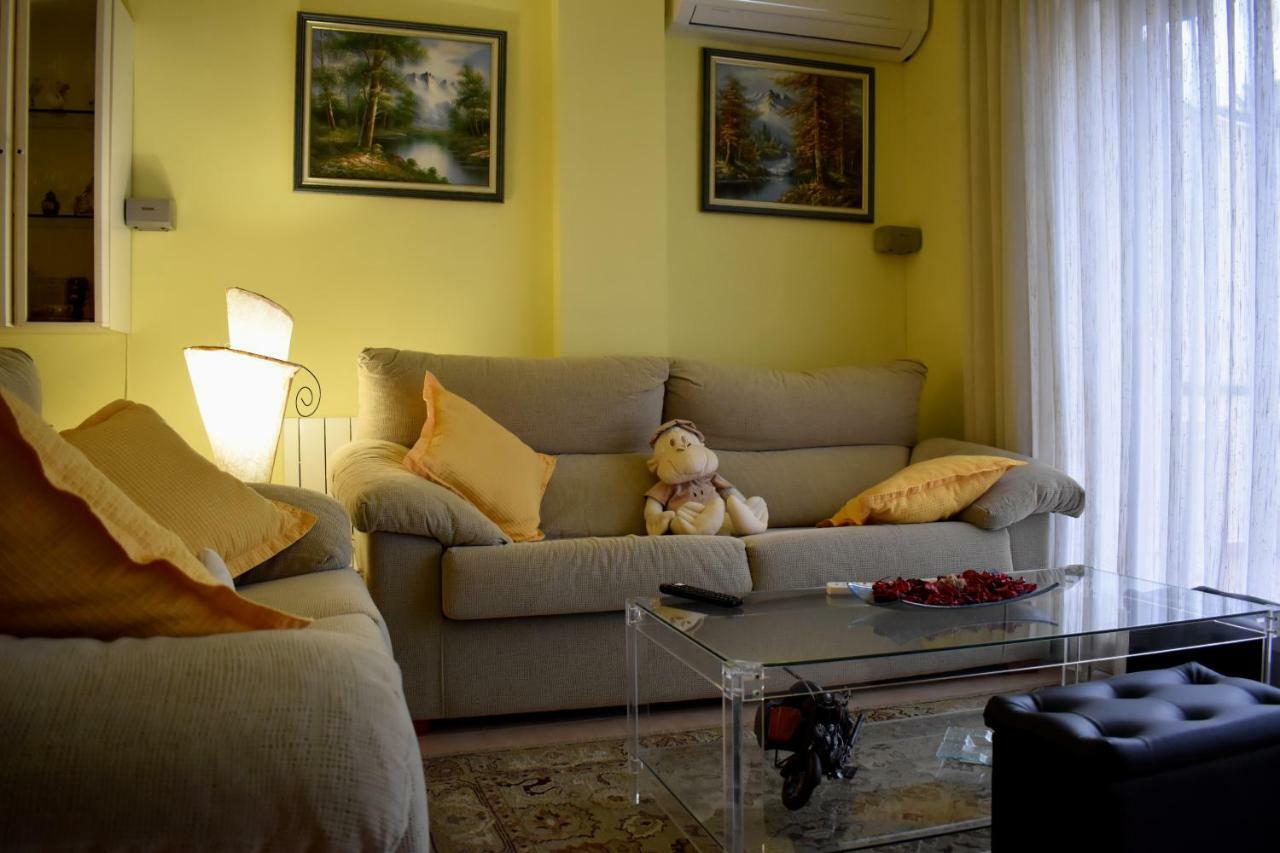 Magnolia, Habitacion Matrimonial Con Bano Uso Privado, En Casa Compartida Appartement Palafrugell Buitenkant foto