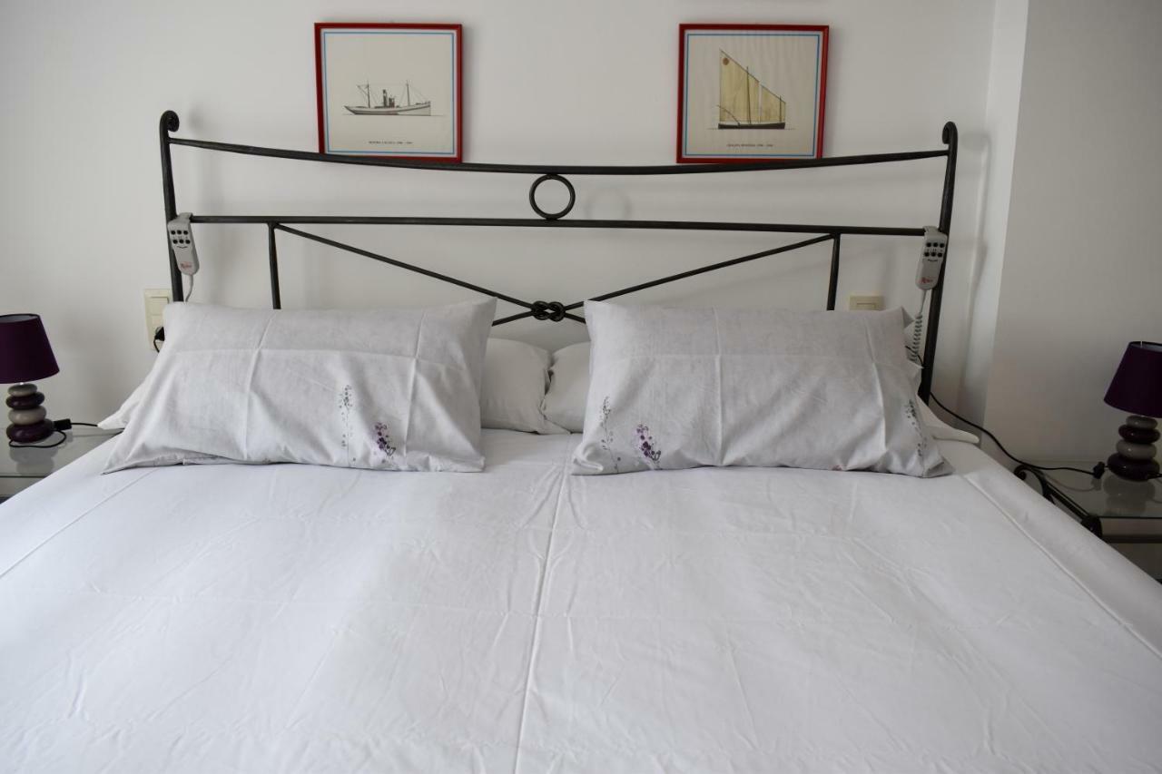 Magnolia, Habitacion Matrimonial Con Bano Uso Privado, En Casa Compartida Appartement Palafrugell Buitenkant foto