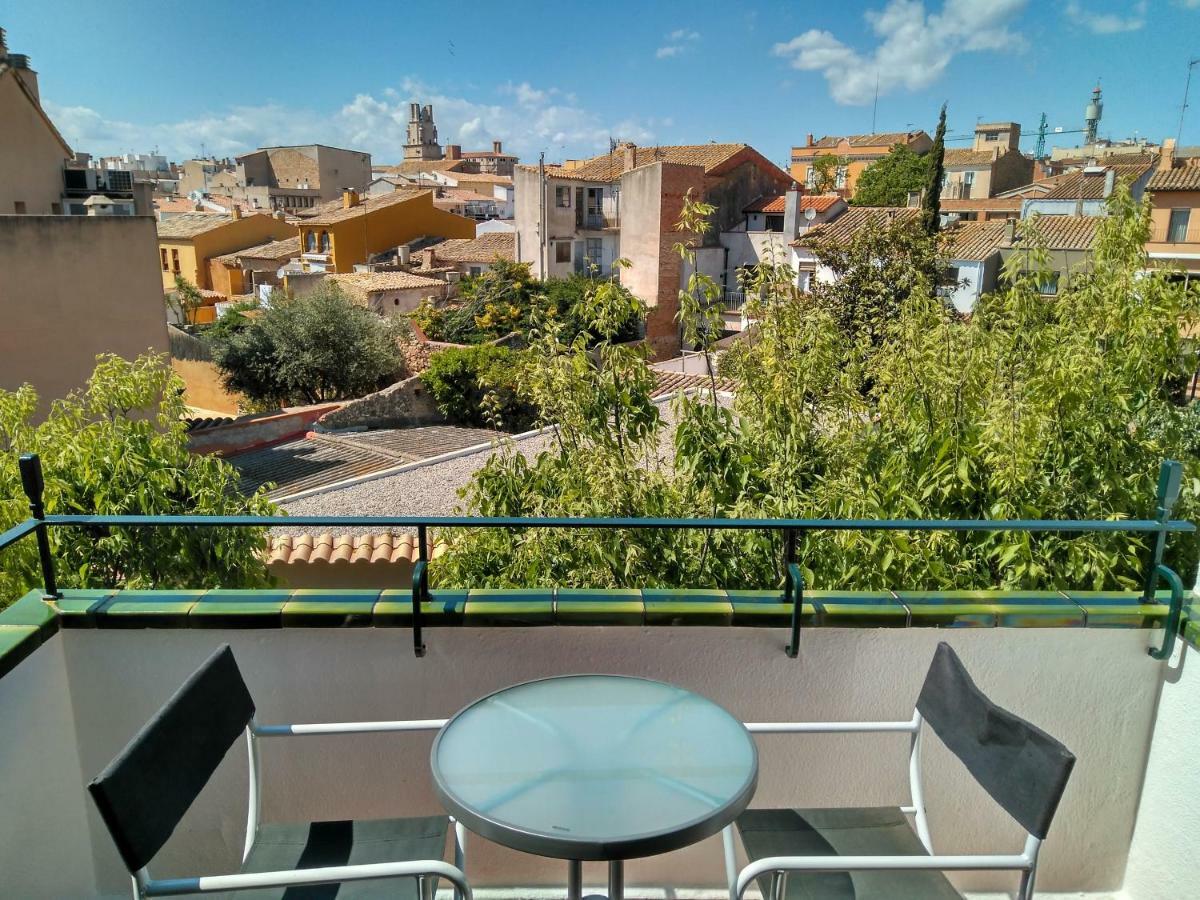 Magnolia, Habitacion Matrimonial Con Bano Uso Privado, En Casa Compartida Appartement Palafrugell Buitenkant foto